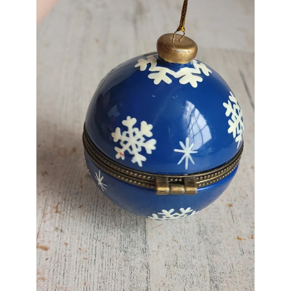 Blue snowball porcelain snowflake trinket container ornament Xmas